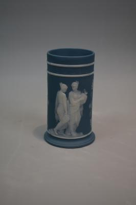 Small vase with Roman scene