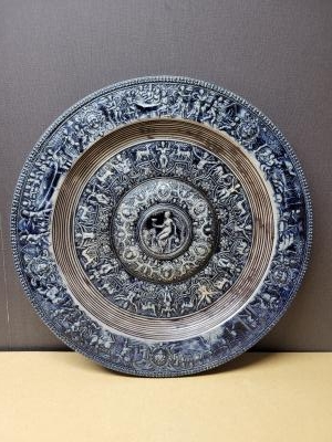 Historismus wall plate by Merkelbach & Wick