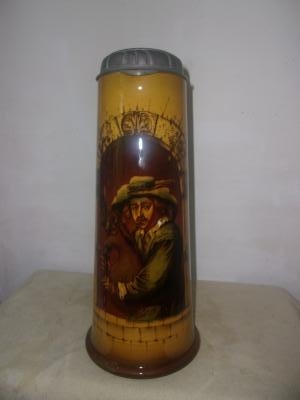 Villeroy & Boch  2785/6130 - Bagpipe Player