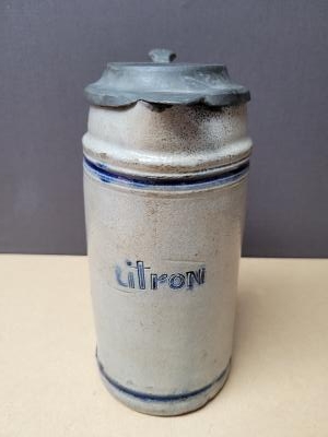 'Litron' lidded jug