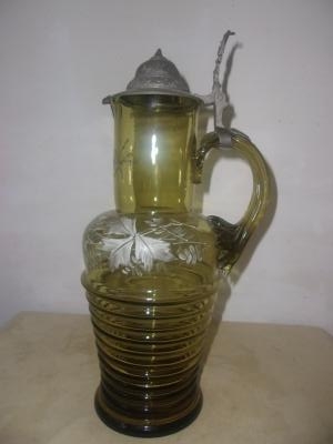 Glass Pouring Stein