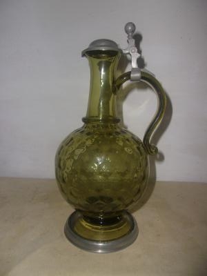 Glass Pouring Stein