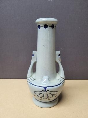 Small Jugendstil vase by Leonhard Hellmuth