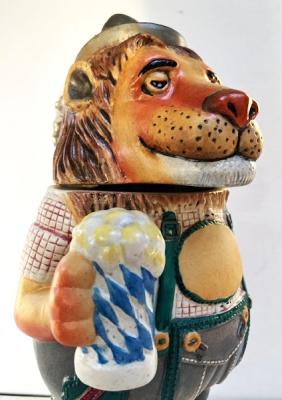 Lion with Lederhosen & Stein