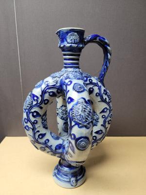 Westerwald double-ring-jug