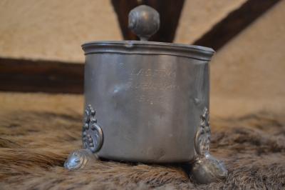 Svenskt Tenn  stein