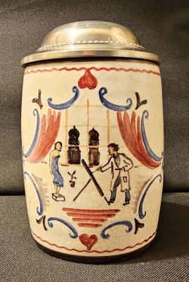 1/2 Liter Munchen Painter and Subject Stein