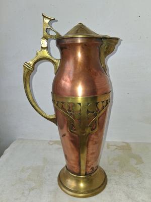 Art Nouveau Pouring Stein