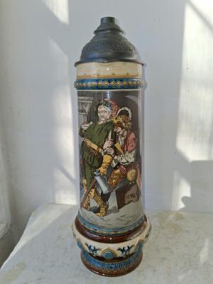 Villeroy &Boch 2176 - Old German Drinker in Front of a Barrel