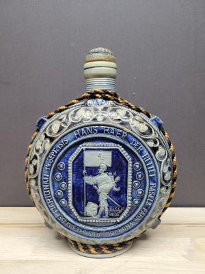 Stoneware flask for kirsch