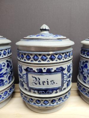 4 jars in historismus style