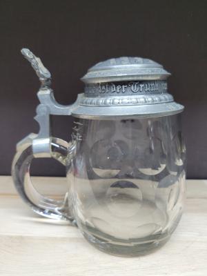 Glass beer stein, musical theme