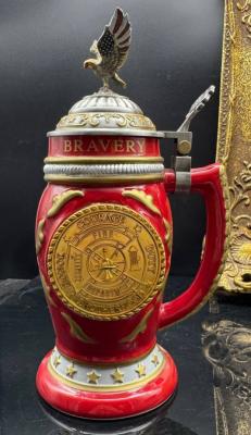 Porcelain beer mug "Salute to Bravery" from The Bradford Exchange company.